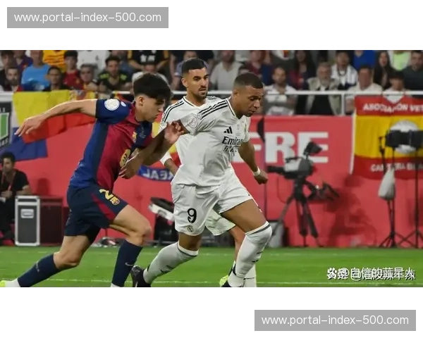 皇马联赛阶段表现稳健小组前列晋级，附加赛首回合改打防反